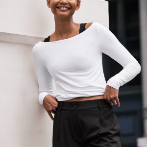Featherweight Shoulder It Pullover