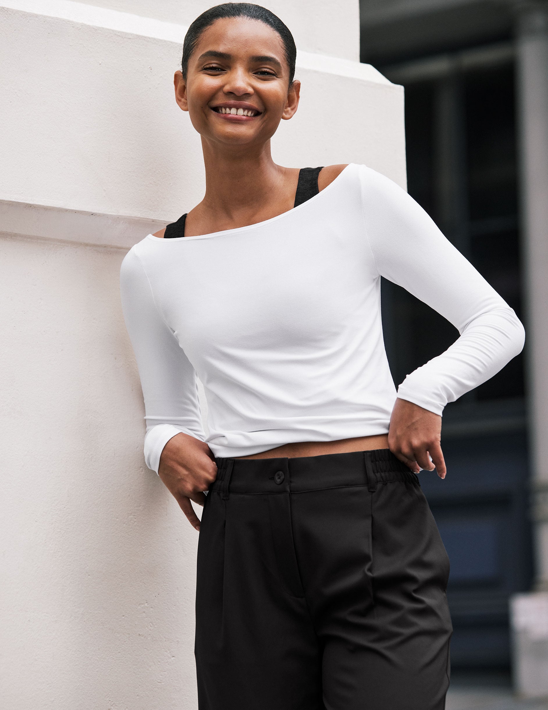 Featherweight Shoulder It Pullover