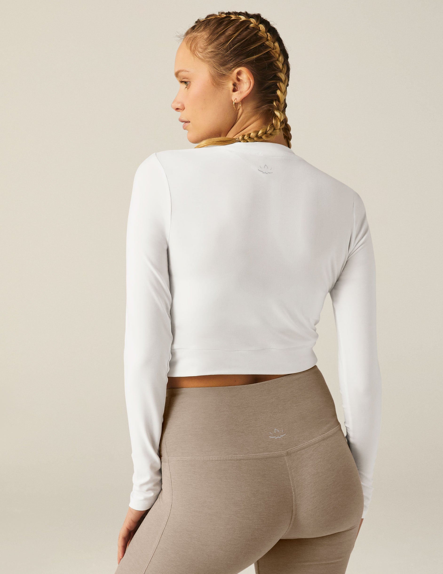 Featherweight Center Stage Cropped Long Sleeve Pullover - Image 3