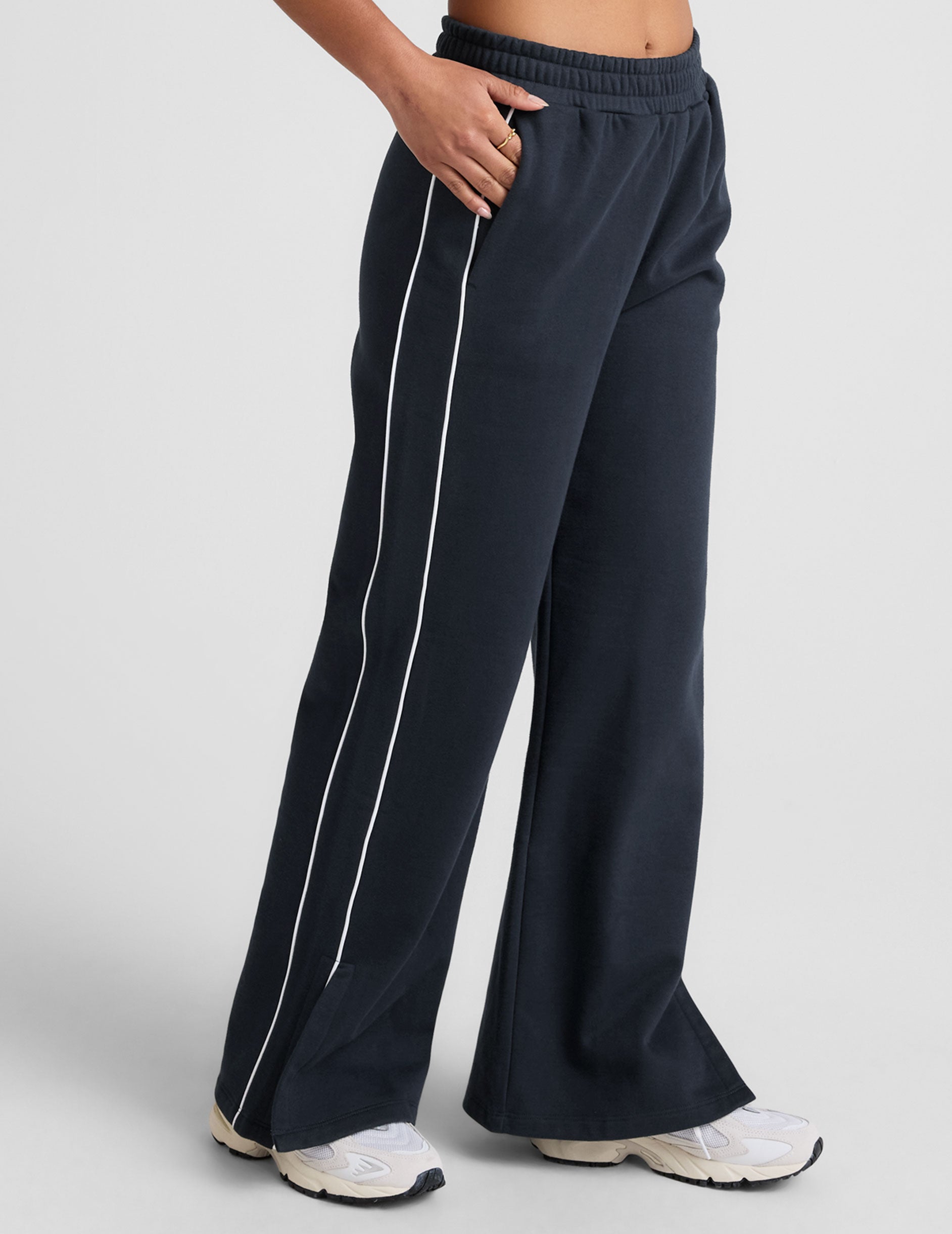 LuxeFleece Piper Wide Leg Pant - Image 3
