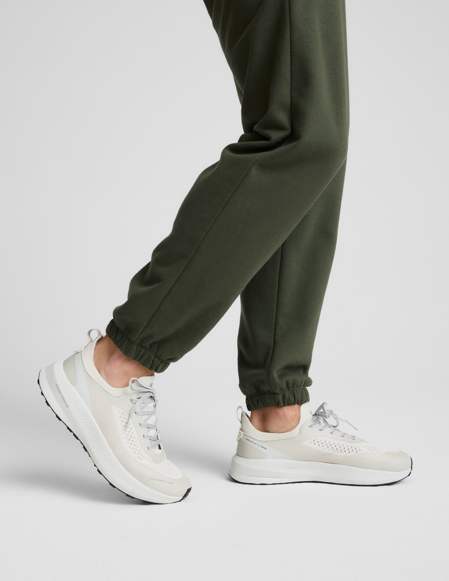 LuxeFleece Classic Men's Jogger - Image 5