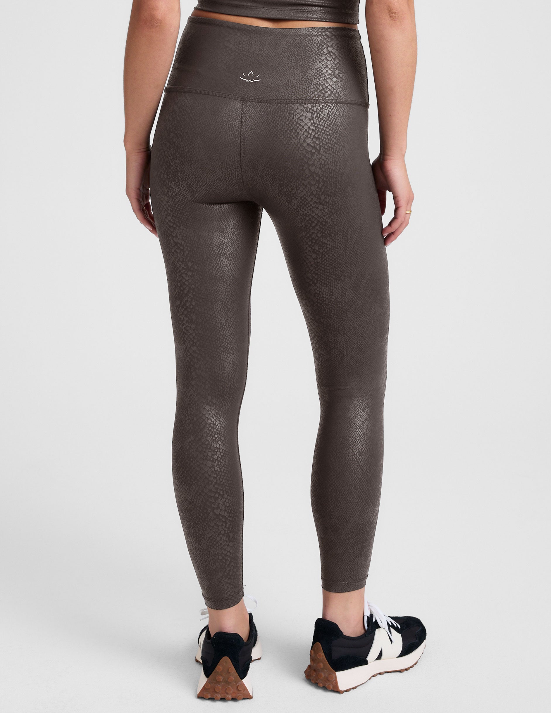 PowerShine Viper High Waisted Midi Legging - Image 4